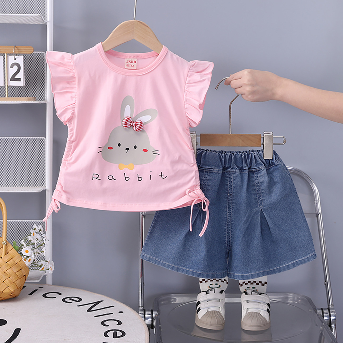 女童夏季圆领t恤卡通可爱兔子飞袖上衣休闲牛仔短裤短袖两件套装