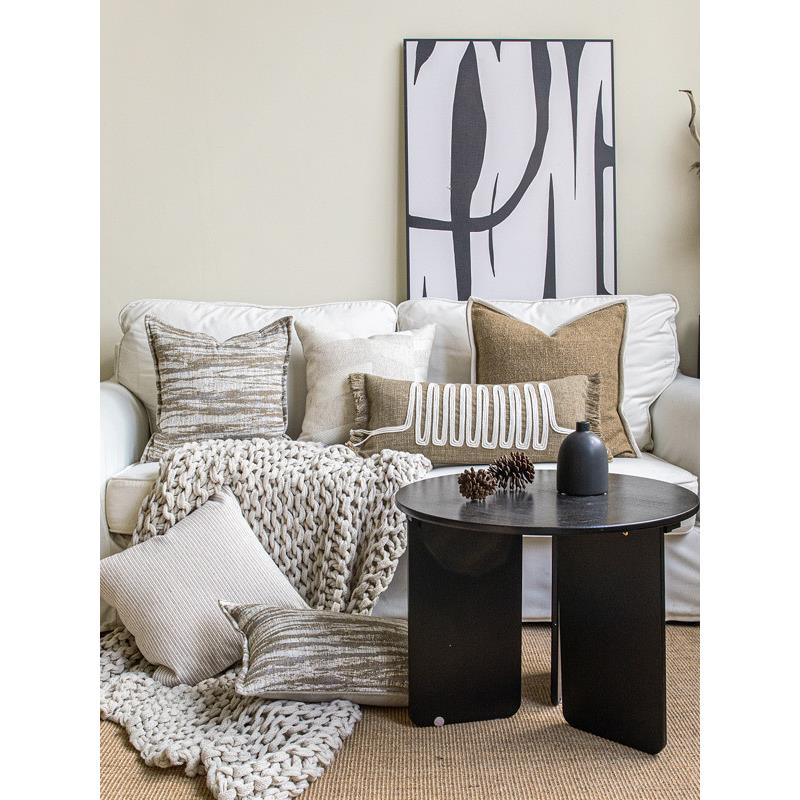 现代侘寂风抱枕棉麻沙发靠枕流苏长条枕高端民宿靠垫米色羊毛