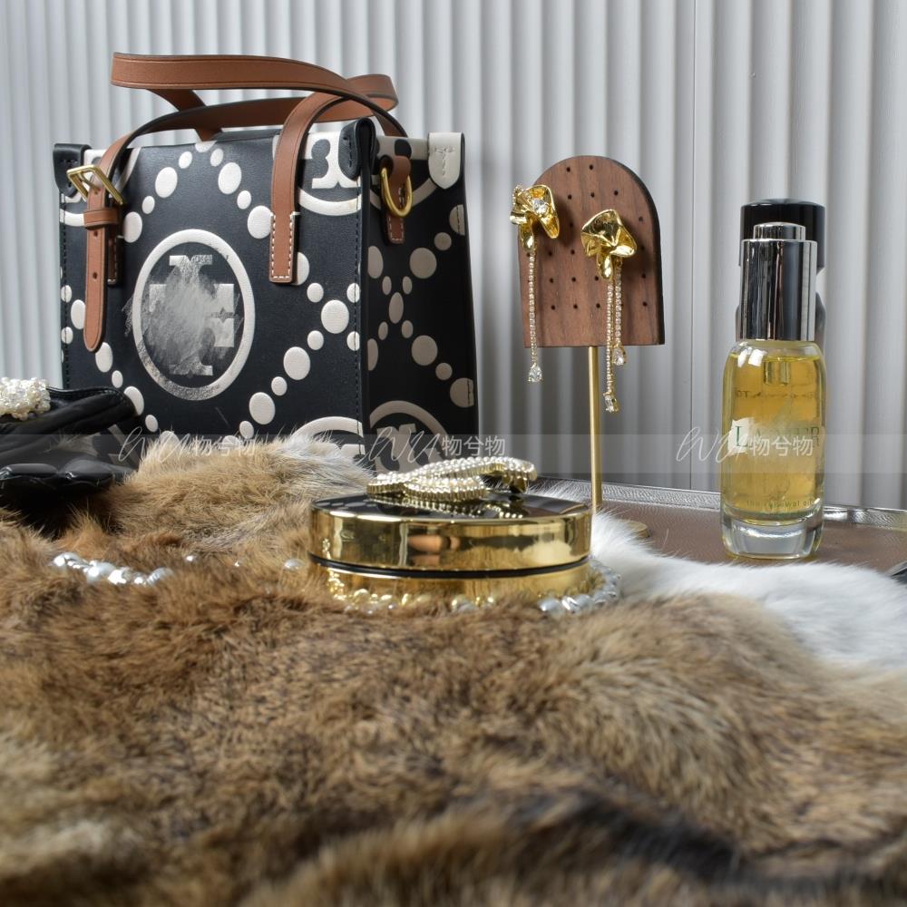 WU.物兮物 衣帽间轻奢兔毛样板房卧室搭毯梳妆台皮毛首饰垫摆件组