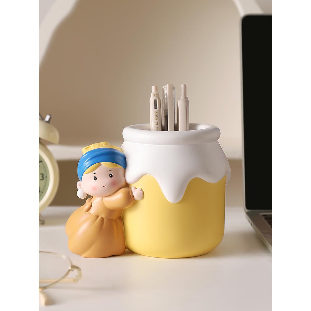 创意可爱戴珍珠耳环的少女笔筒摆件办公室桌面装饰实用生日礼物女