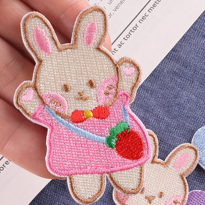 草莓电脑绣花标卡通兔子爱心刺绣章仔服装辅料装饰补丁贴自粘布贴,居家布艺,布贴,淘宝优惠券,粉丝福利购,淘宝优惠卷