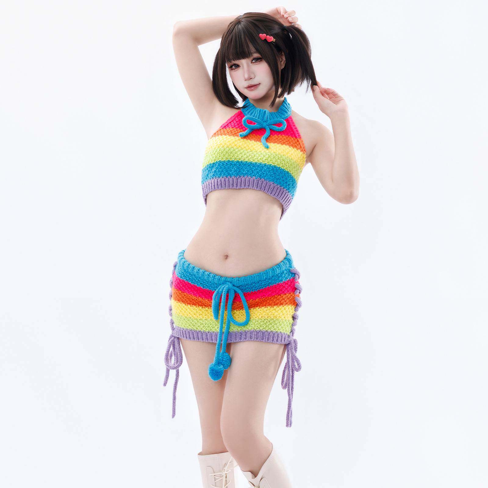彩虹色挂脖露背背心毛衣包臀裙短