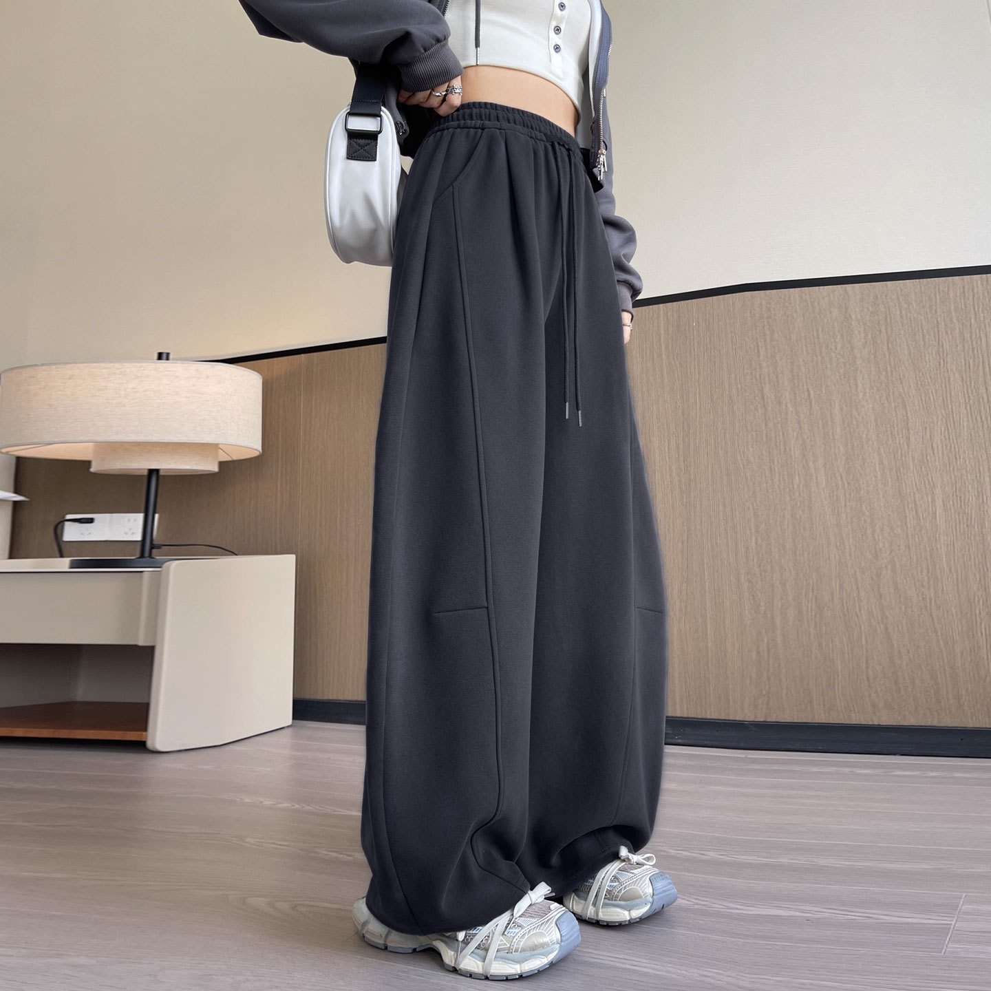弯刀加绒运动裤子女款2026新款秋冬加厚卫裤胖mm大码显瘦阔腿长裤
