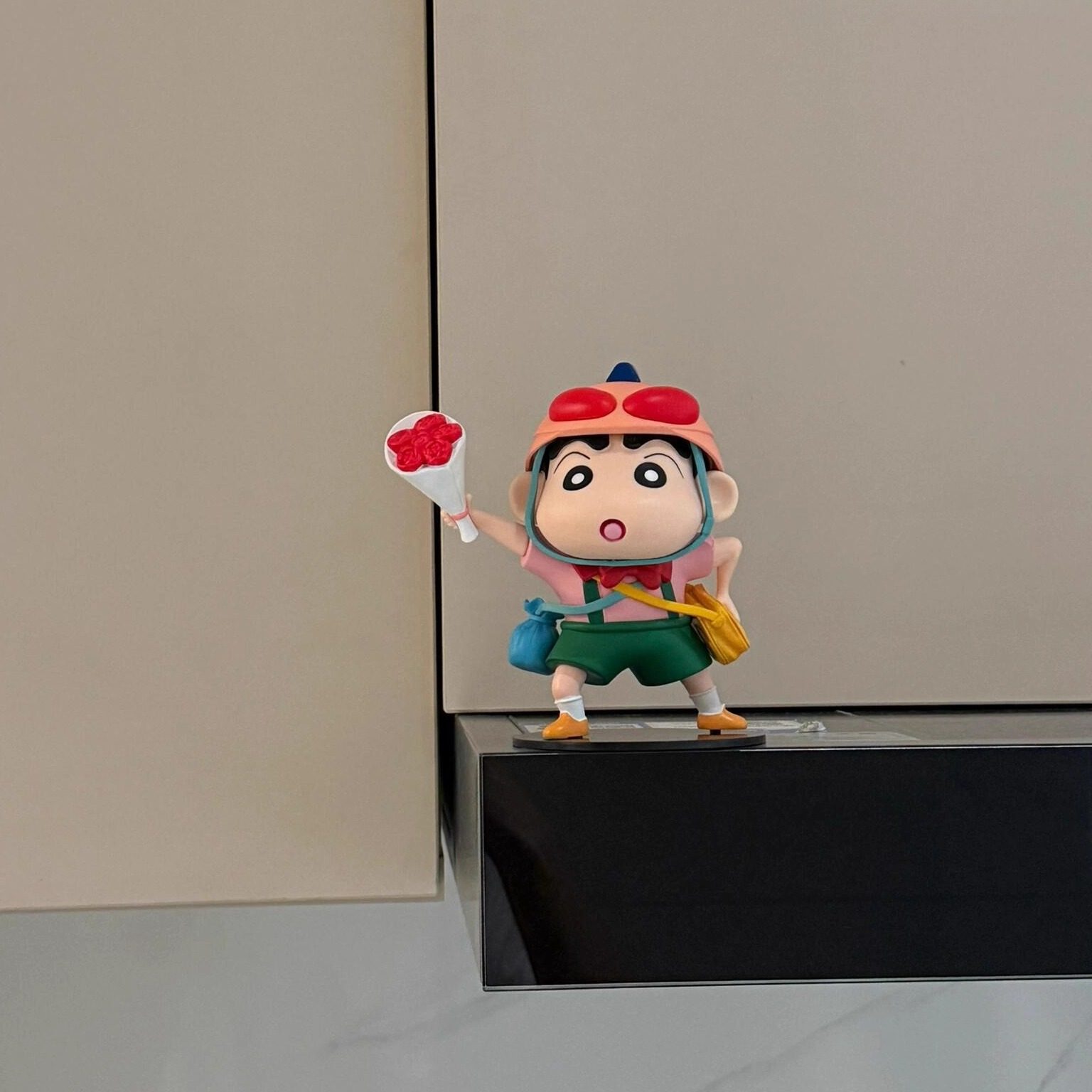 送花小新蜡笔小新手办周边可爱潮玩桌面摆件车载公仔送女朋友礼物,模玩/动漫/周边/娃圈三坑/桌游,手办/手办景品,淘宝优惠券,粉丝福利购,淘宝优惠卷