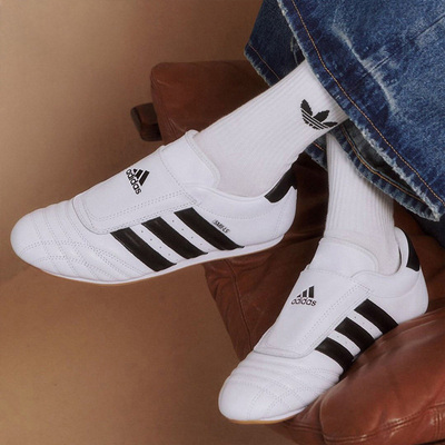 Adidas阿迪达斯女鞋秋季新款 TAEKWONDO W 简约运动休闲鞋JQ4774