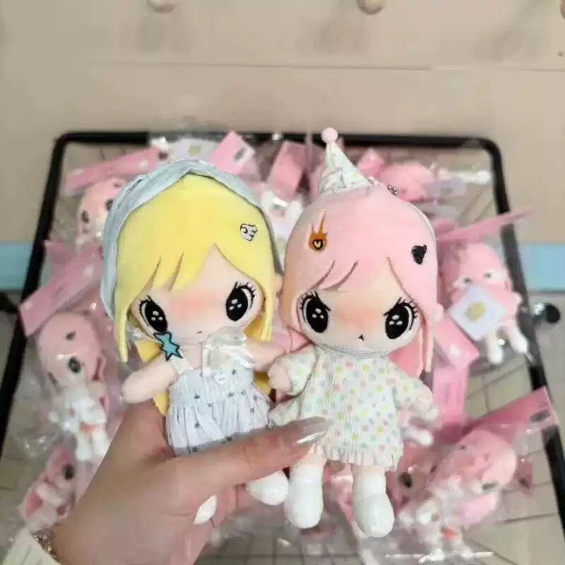 野有上秋可爱小女孩挂包礼物挂件