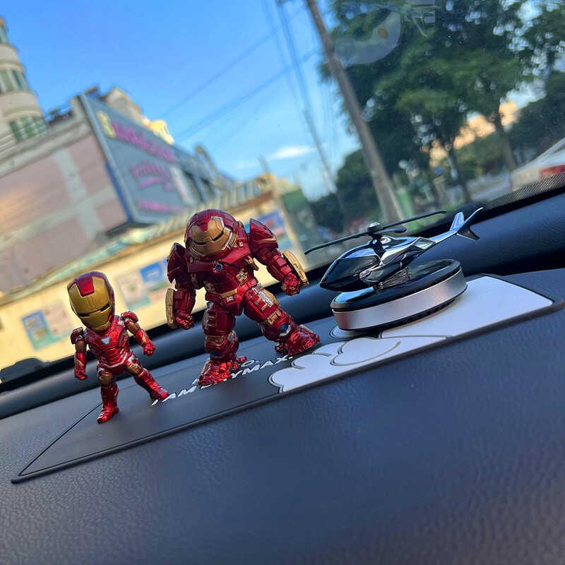 钢铁侠车载摆件漫威手办复仇者联盟太阳能飞机汽车中控台装饰品