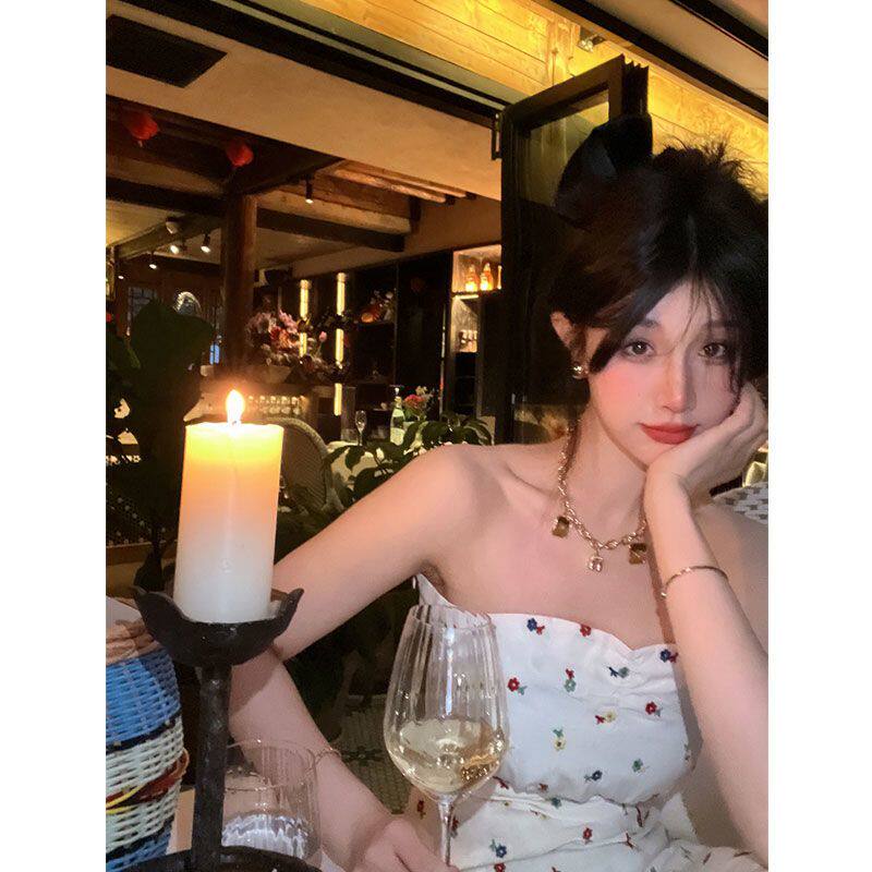 抹胸碎花连衣裙显瘦百搭