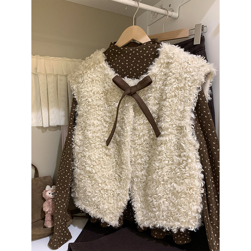 韩系设计感蝴蝶结撞色卷毛马甲+棕色碎花花边打底t恤两件套女秋冬