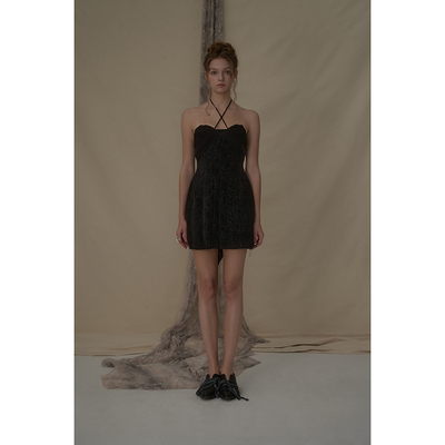 Elywood黑色丝绒挂脖挺阔短裙