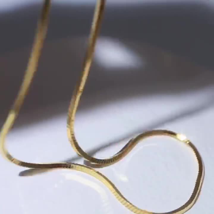 AKM LULU 다재다능한 하이 엔드 S  금도금 유럽과 미국의 인기 사각형 스택 여성용 기본 용골 목걸이