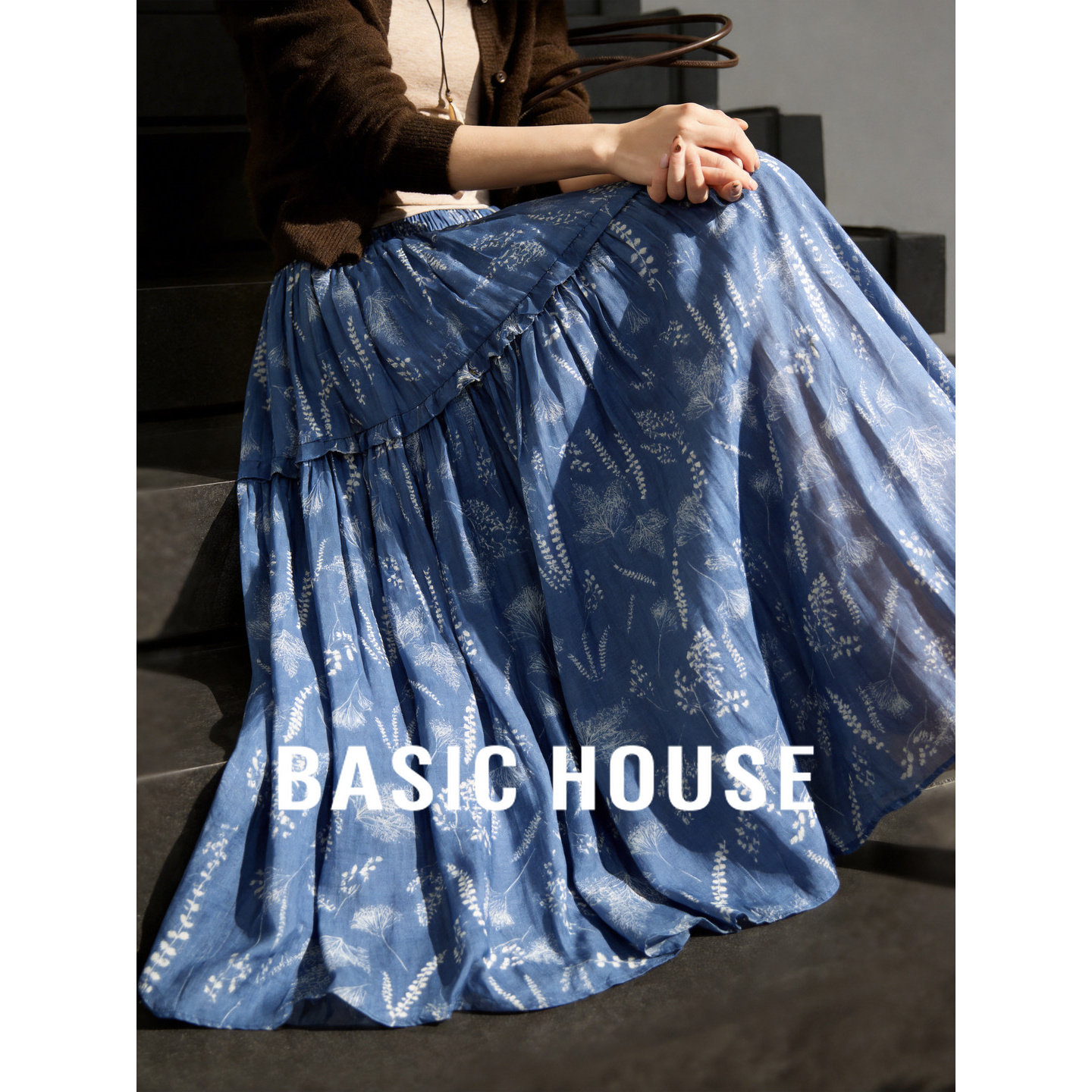 Basic House/百家好蓝色碎花半身裙女2026夏季新款莱赛尔收腰长裙