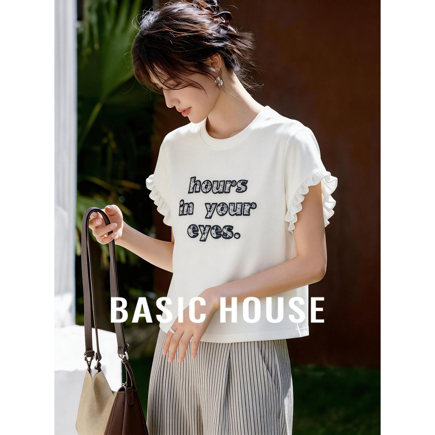 Basic House/百家好字母刺绣白色短袖T恤女夏季木耳边袖短款上衣