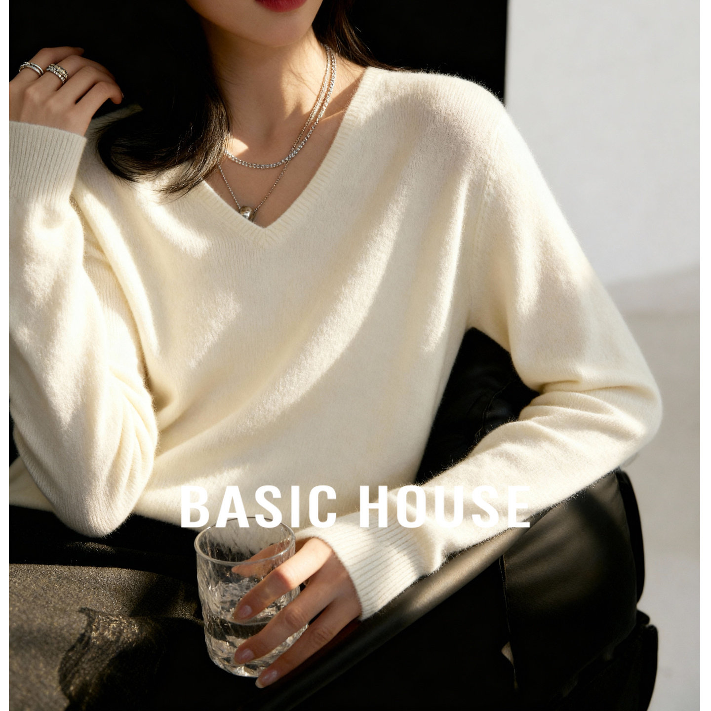 百家好V领绵羊毛针织打底衫女2025冬季新款宽松慵懒高级气质毛衣