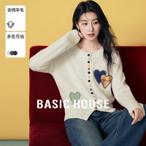 Basic House/百家好爱心刺绣彩扣羊毛衫女冬新款圆领减龄毛衣开衫