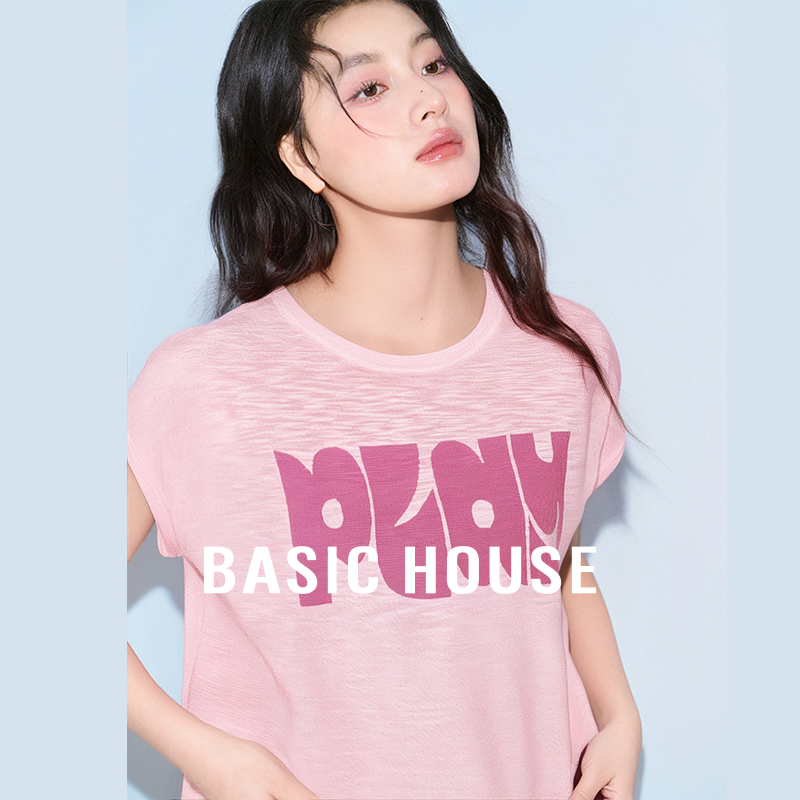 Basic House/百家好2025夏季不规则纽扣针织衫薄款字母短袖上衣女