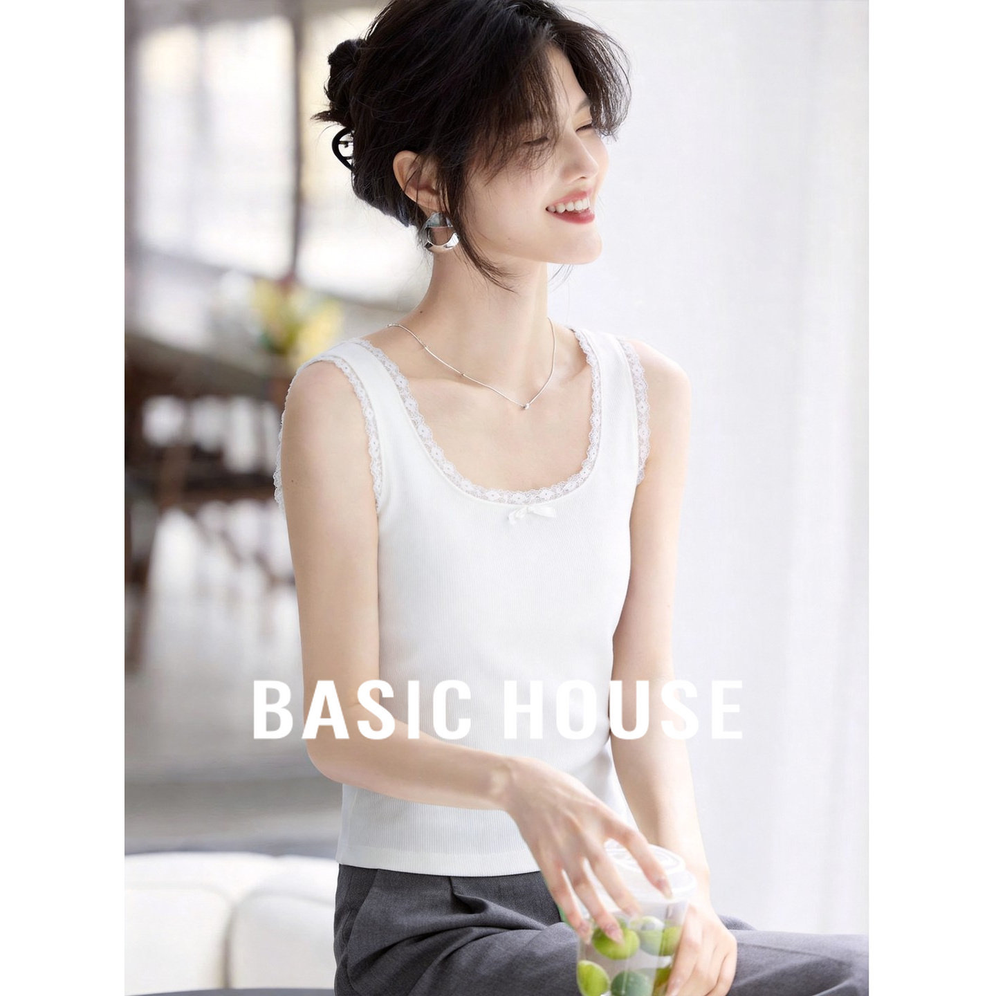 Basic House/百家好蕾丝边吊带背心女26春夏新款带胸垫内搭打底衫