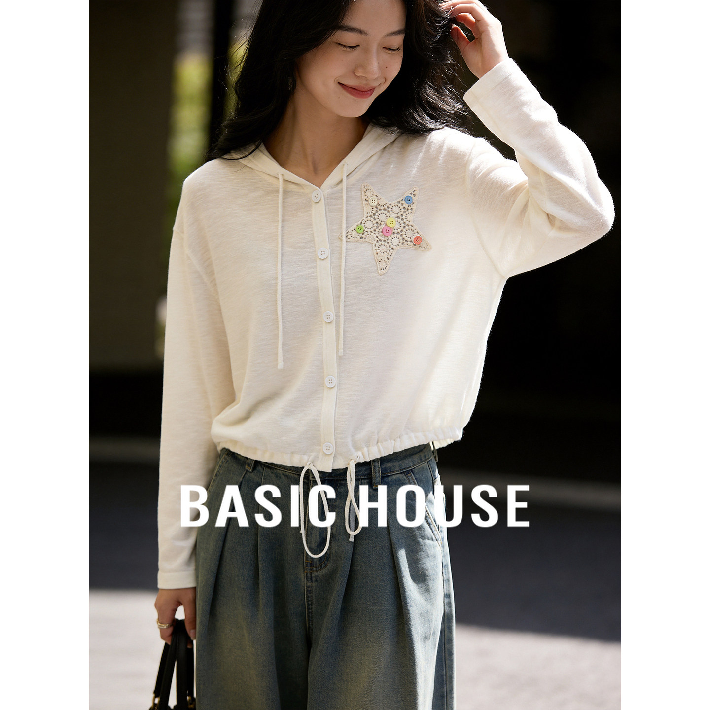 Basic House/百家好彩扣星星连帽开衫女薄款抽绳收腰减龄针织上衣
