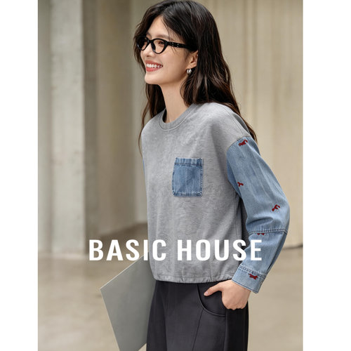 Basic House/百家好牛仔拼接套头圆领卫衣女春季新款复古做旧上衣