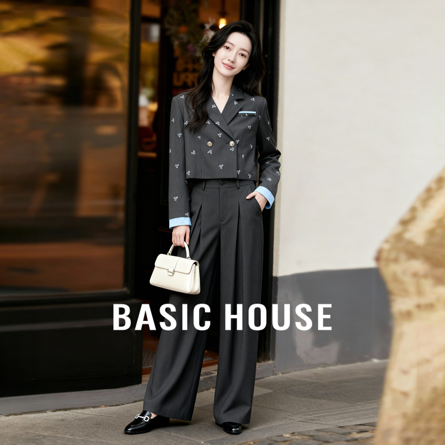 Basic House/百家好气质通勤刺绣短款西装外套阔腿裤女时尚套装