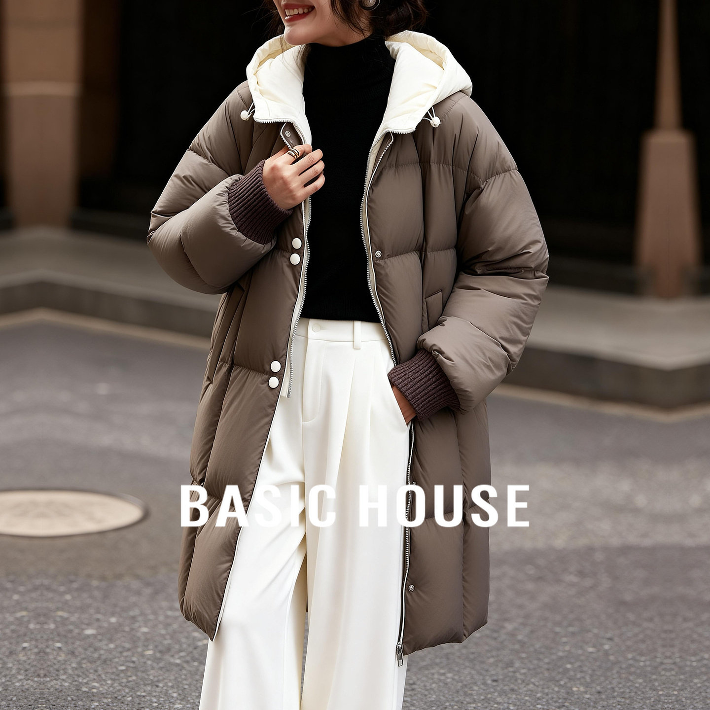 Basic House/百家好撞色连帽长款羽绒服女冬宽松保暖过膝加厚外套