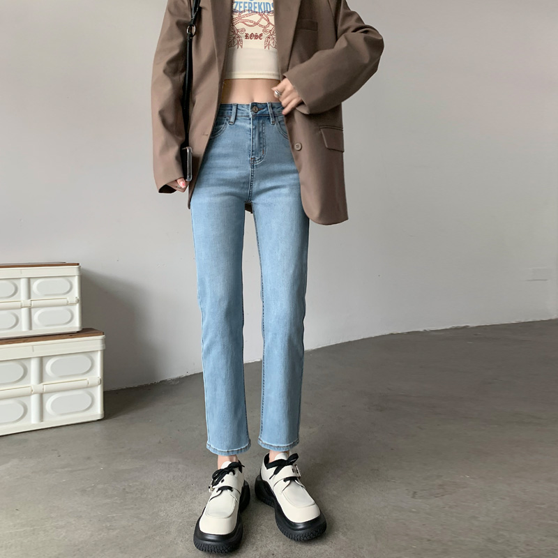 小个子百搭浅蓝色直筒牛仔裤