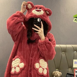 VOCKOO新款2023草莓熊睡袍珊瑚绒睡衣女冬季玉桂狗卡通少女睡裙