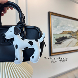 手工pu皮斑点小狗皮革包包挂件卡通小狗钥匙扣挂饰小众可爱饰品