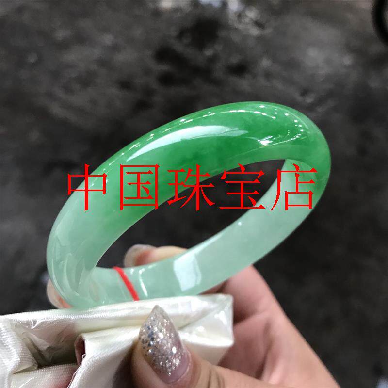 缅甸翡翠色手镯半绿冰透玉手镯白底青湖光山色高级感时尚国风女镯