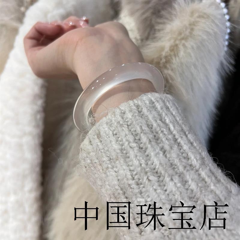 精选玻璃种玉髓手镯玛瑙白冰色独龙玉轮胎款正圈中宽白月光玉手镯