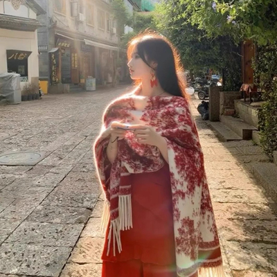 红色民族风披肩女川西云南旅游