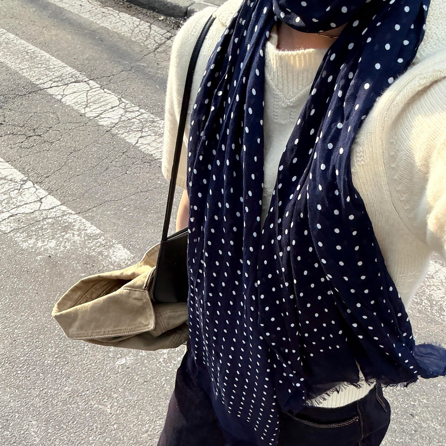 式深蓝色波点棉麻围巾女保暖