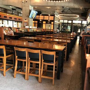 公社酒吧桌椅实木酒吧椅北欧现代简约餐厅靠背高脚椅高吧凳厂家