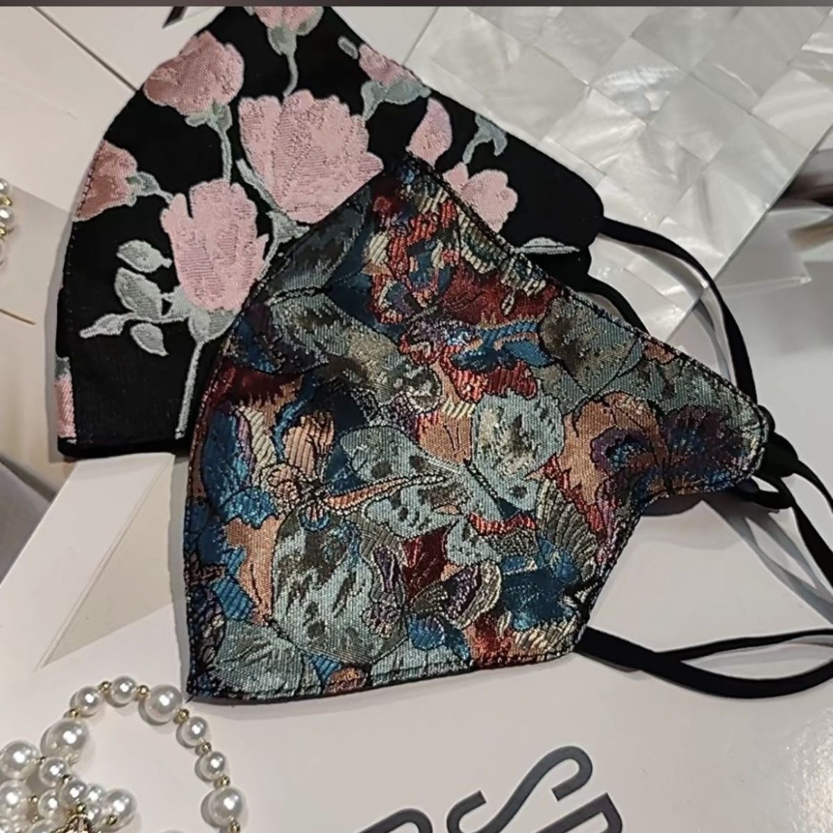 高档国潮风口罩女网红同款冬季加棉纯棉中国风蝴蝶牡丹花潮流保暖