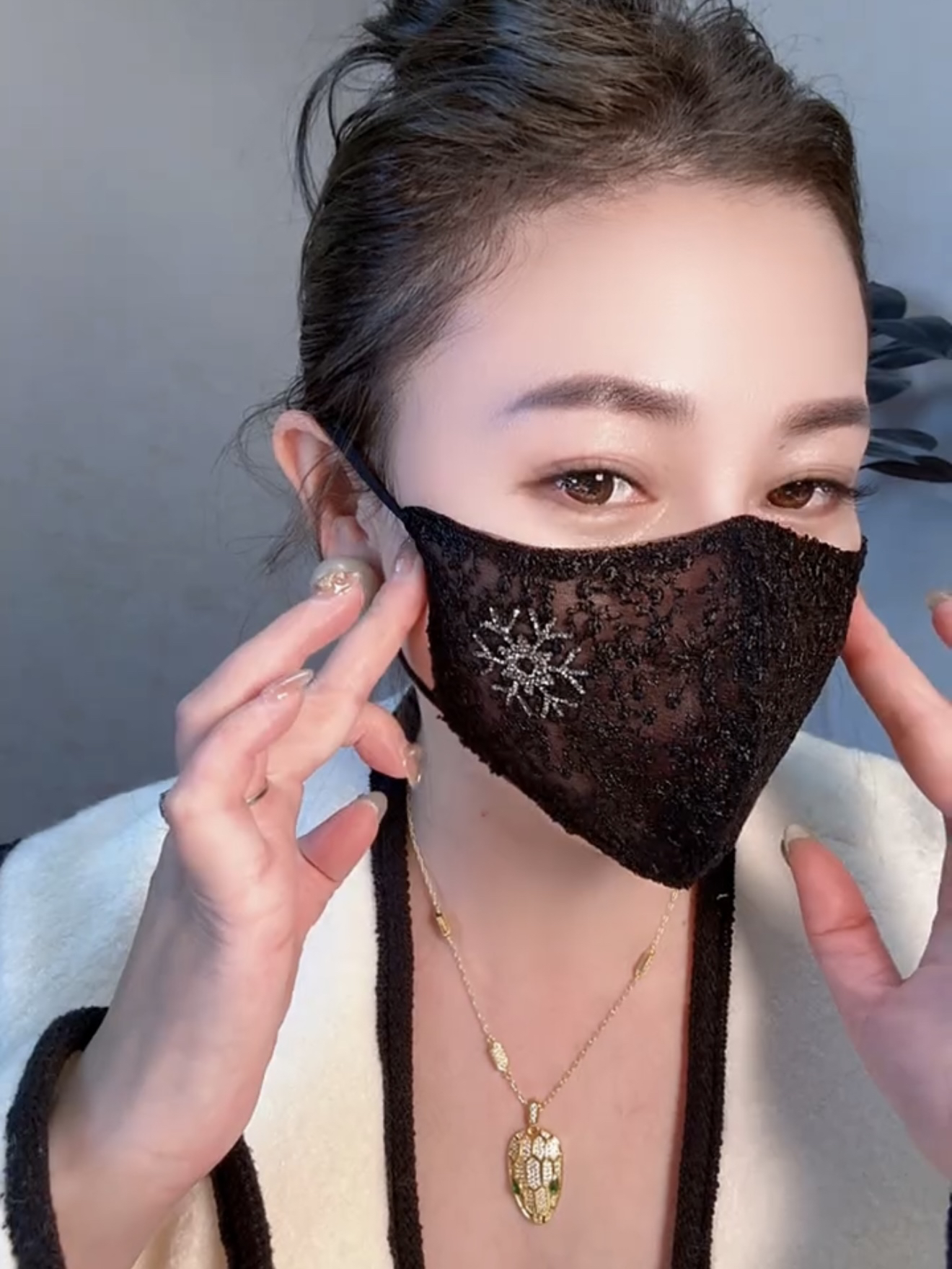 刺绣雪花镶钻网红爆款透气时尚潮流气质蕾丝优雅赫本风防晒口罩女