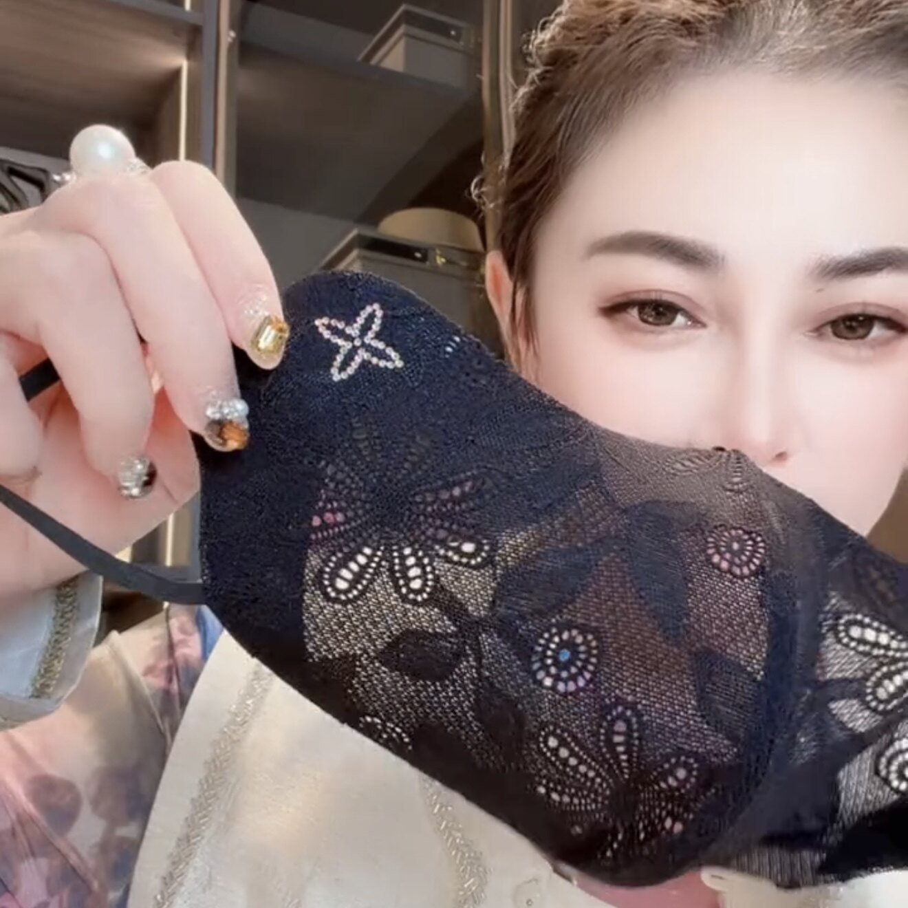 夏季蕾丝防晒立体口罩女士护眼角轻薄透气遮脸面罩镂空花朵户外