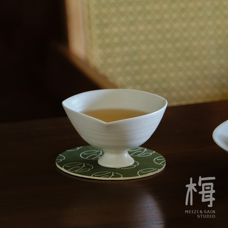 梅子 纯手工陶瓷主人杯 高脚品茶杯 中式果酒米酒杯 花形 侘寂感