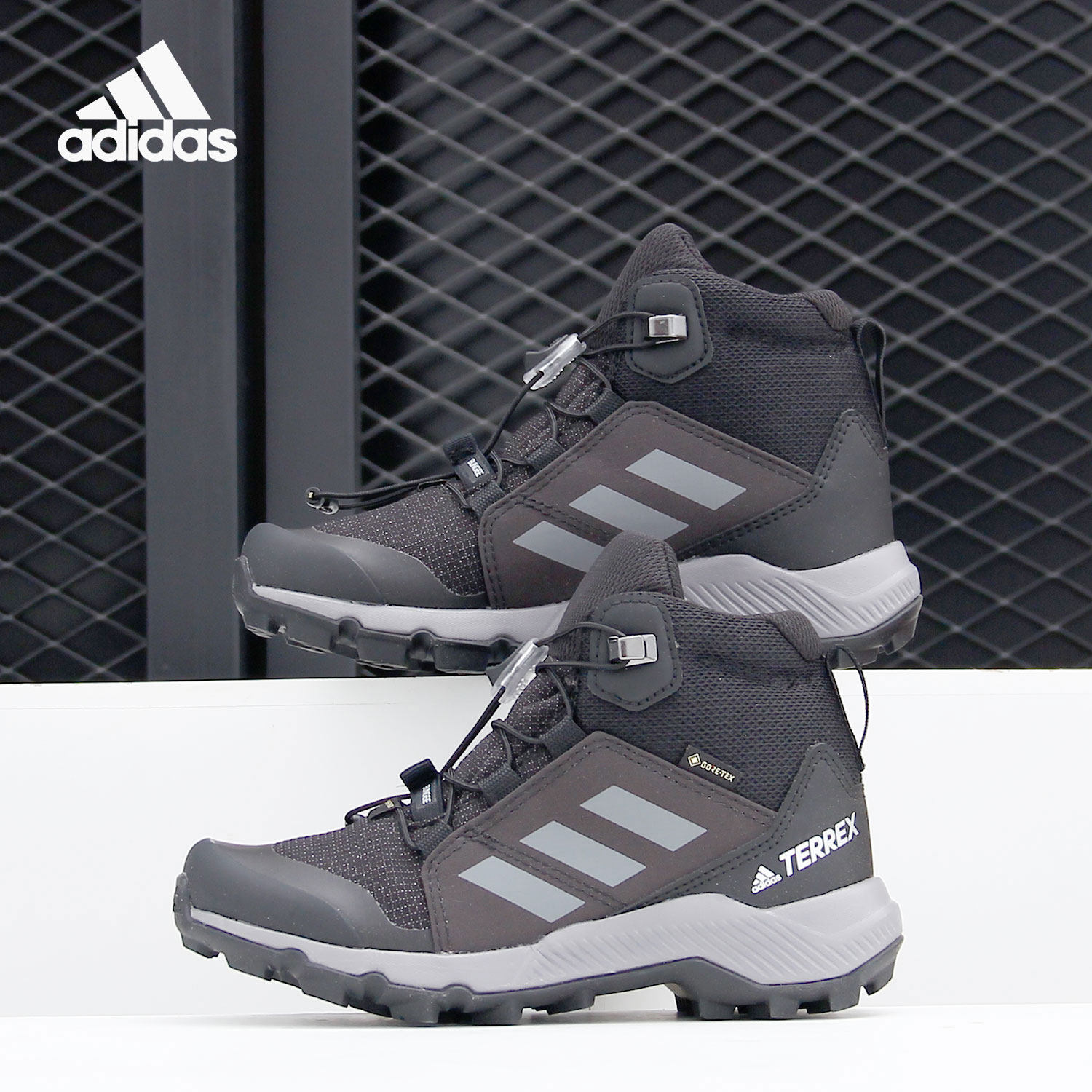 Adidas/阿迪达斯正品 TERREX 大童徒步登山户外运动雪地靴 EF0225