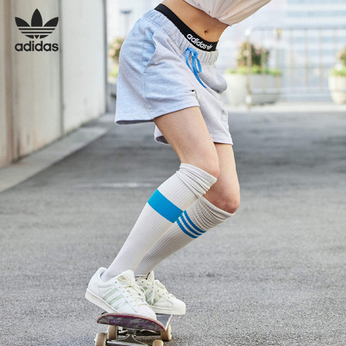 阿迪达斯女子运动短裤