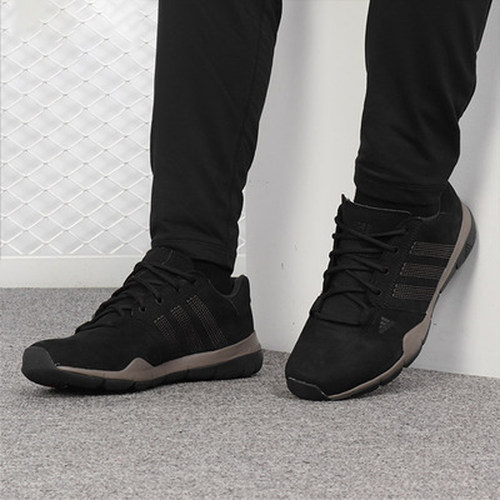 Adidas/阿迪达斯正品新款男子越野耐磨舒适登山户外鞋 M18556
