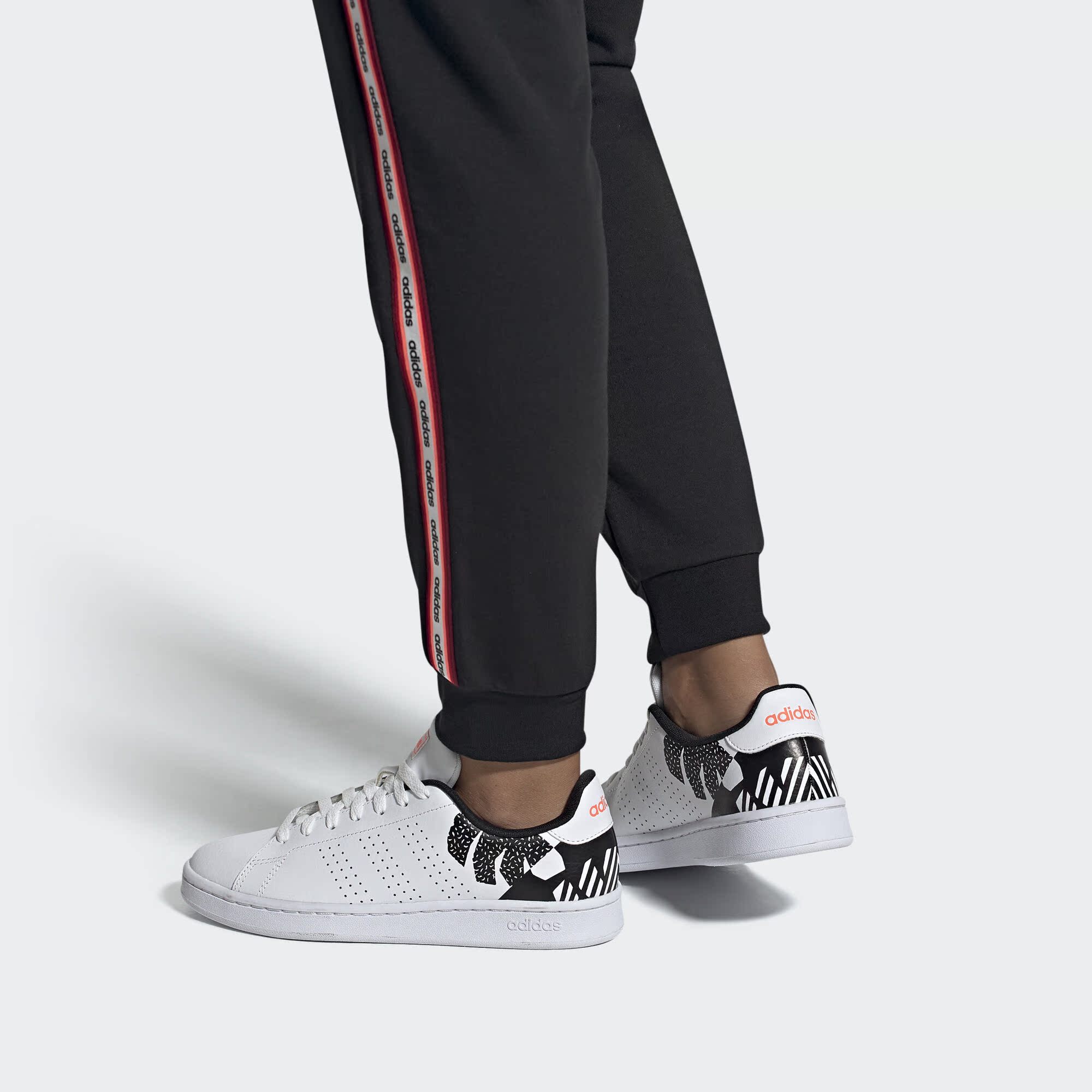 Adidas/阿迪达斯正品秋新款女子休闲舒适运动训练板鞋EH1112