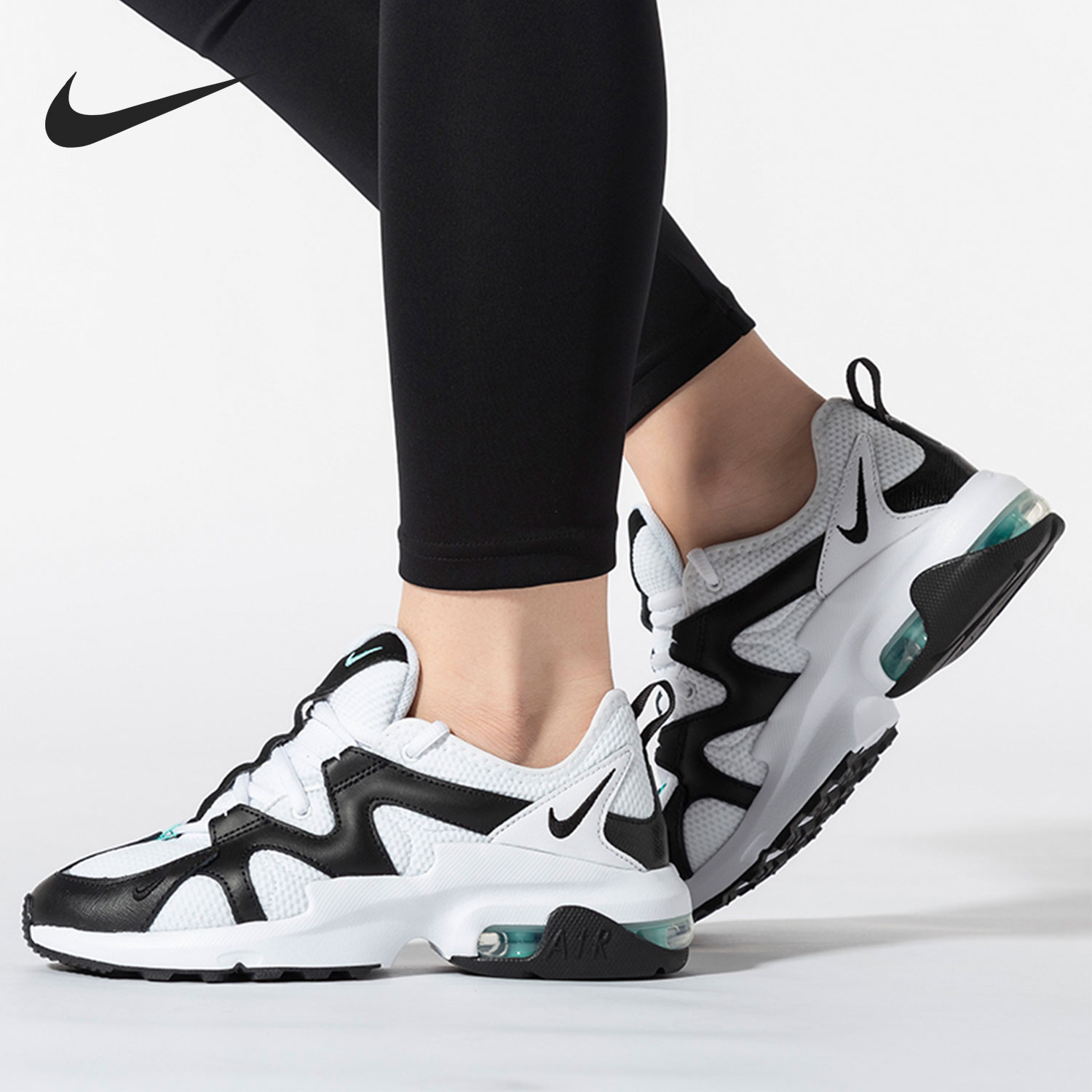 Nike/耐克正品运动女子低帮轻便气垫减震跑步鞋 AT4404-101