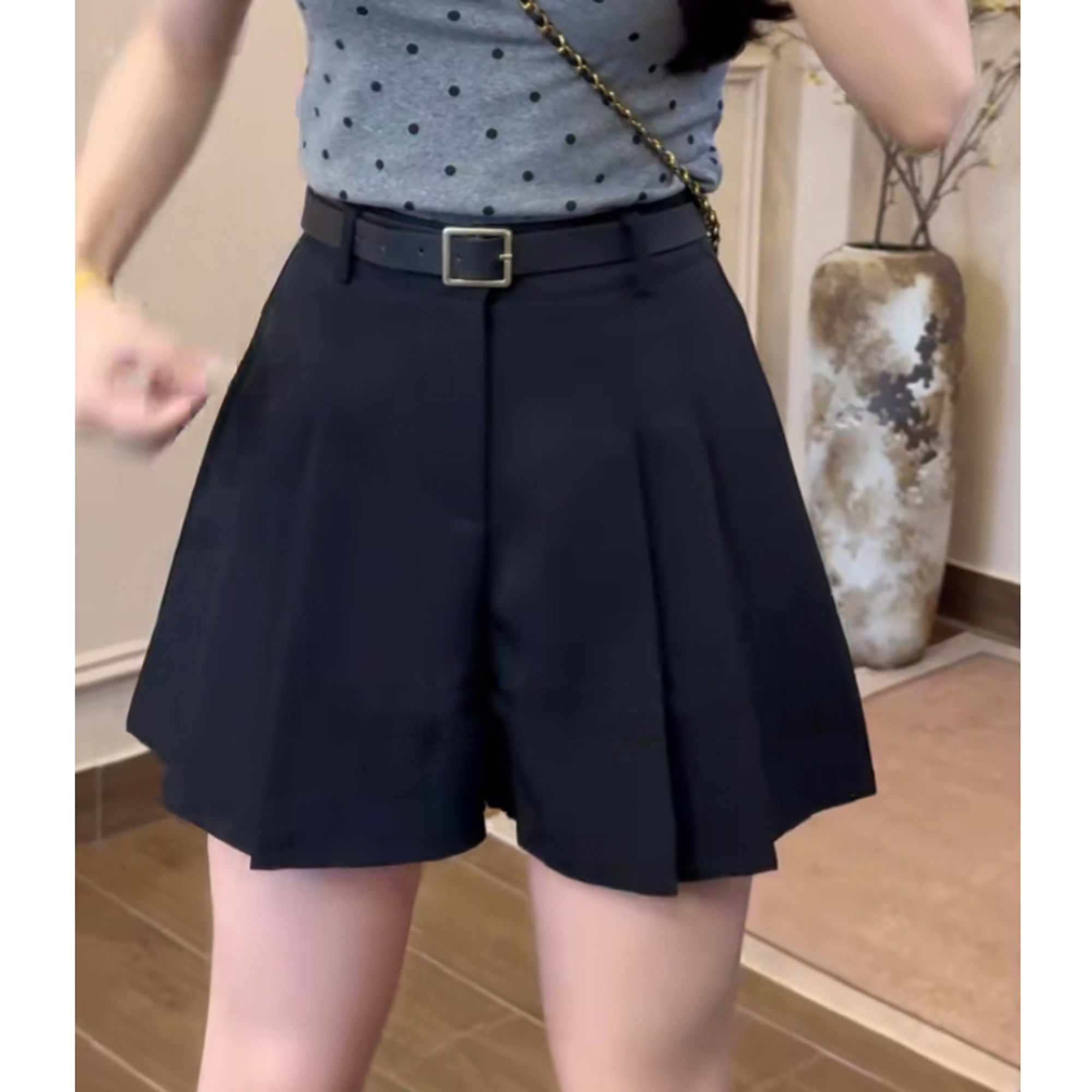 黑色西装短裤女夏季2025新款小个子高腰显瘦薄款a字外穿阔腿裤裙
