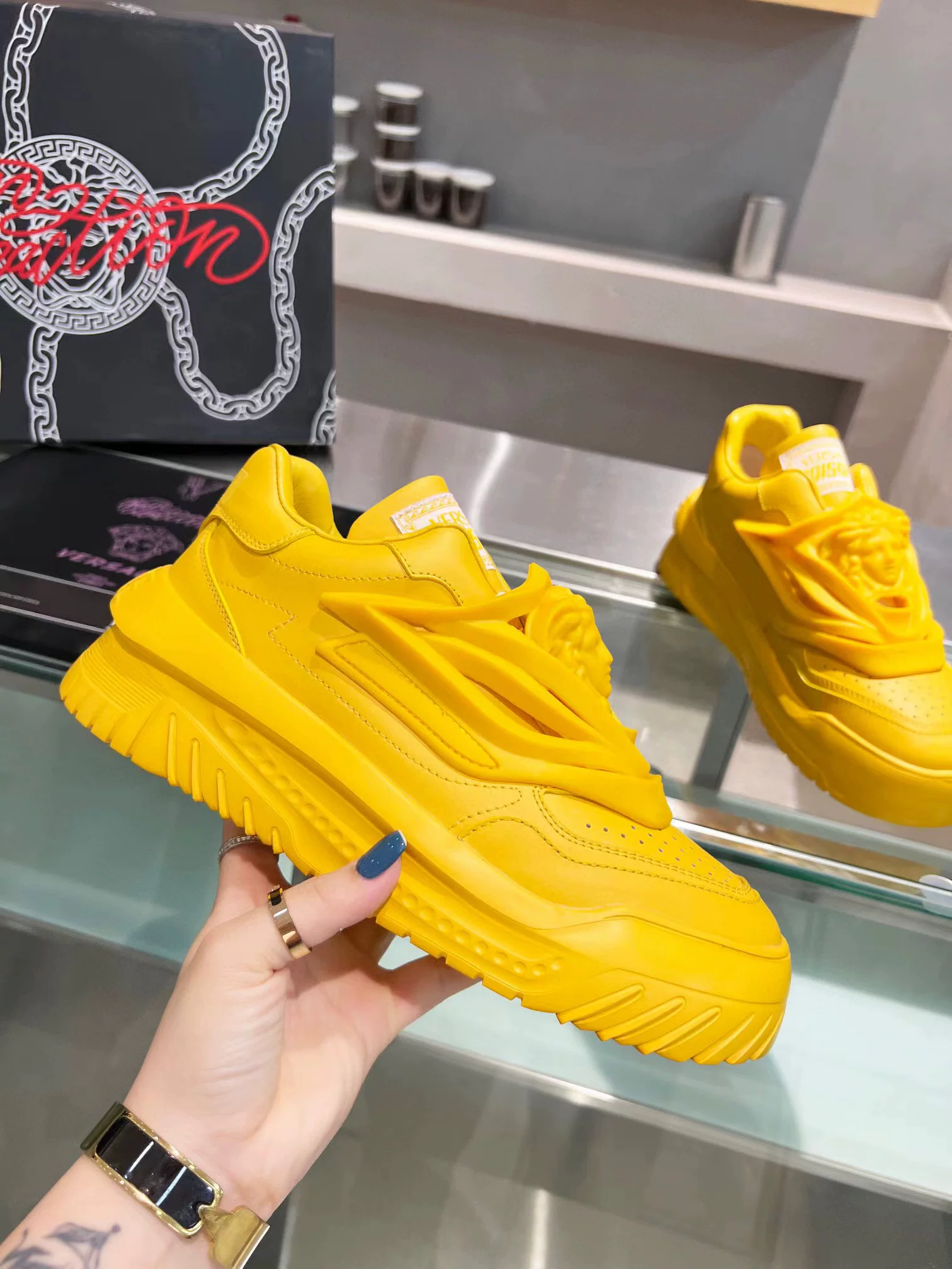 Покупка счётчика Versace Verser Odissea космические ботинки увеличивают повседневные кроссовки спортивная обувь мужская и женская однотипные абзацы