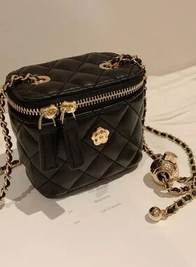 2024 new mini shoulder bag Camellia lingeries chain box smal