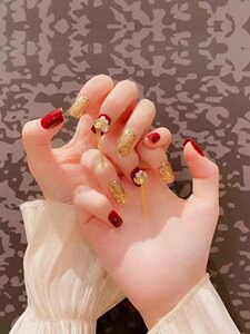 新中式结婚美甲贴片婚甲穿戴甲新娘成品高级感2023年新款短款显白