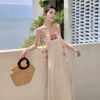 三亚海边度假洋装吊带沙