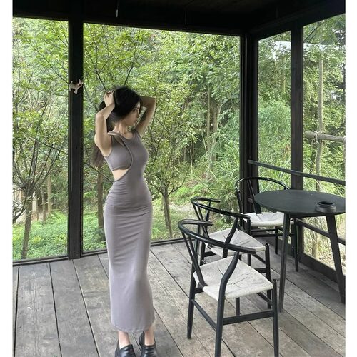 TZ2616夏2023新款女设计感灰色纯欲风连衣裙气质修身显瘦长款裙