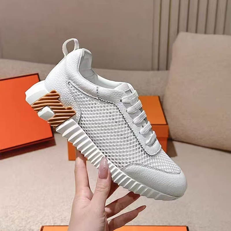 夏季网面透气男鞋高端单层薄款超轻便运动鞋跑步防臭软底网眼休闲