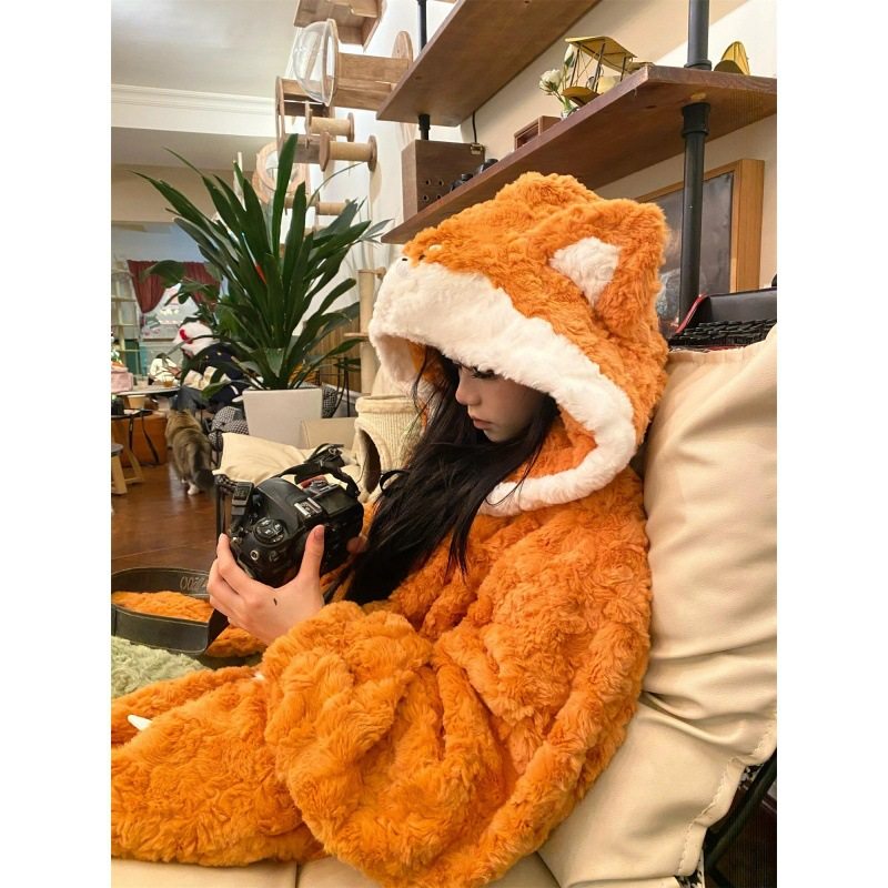 少女可爱卡通狐狸围脖珊瑚绒睡衣女秋冬季新款连帽保暖家居服睡袍